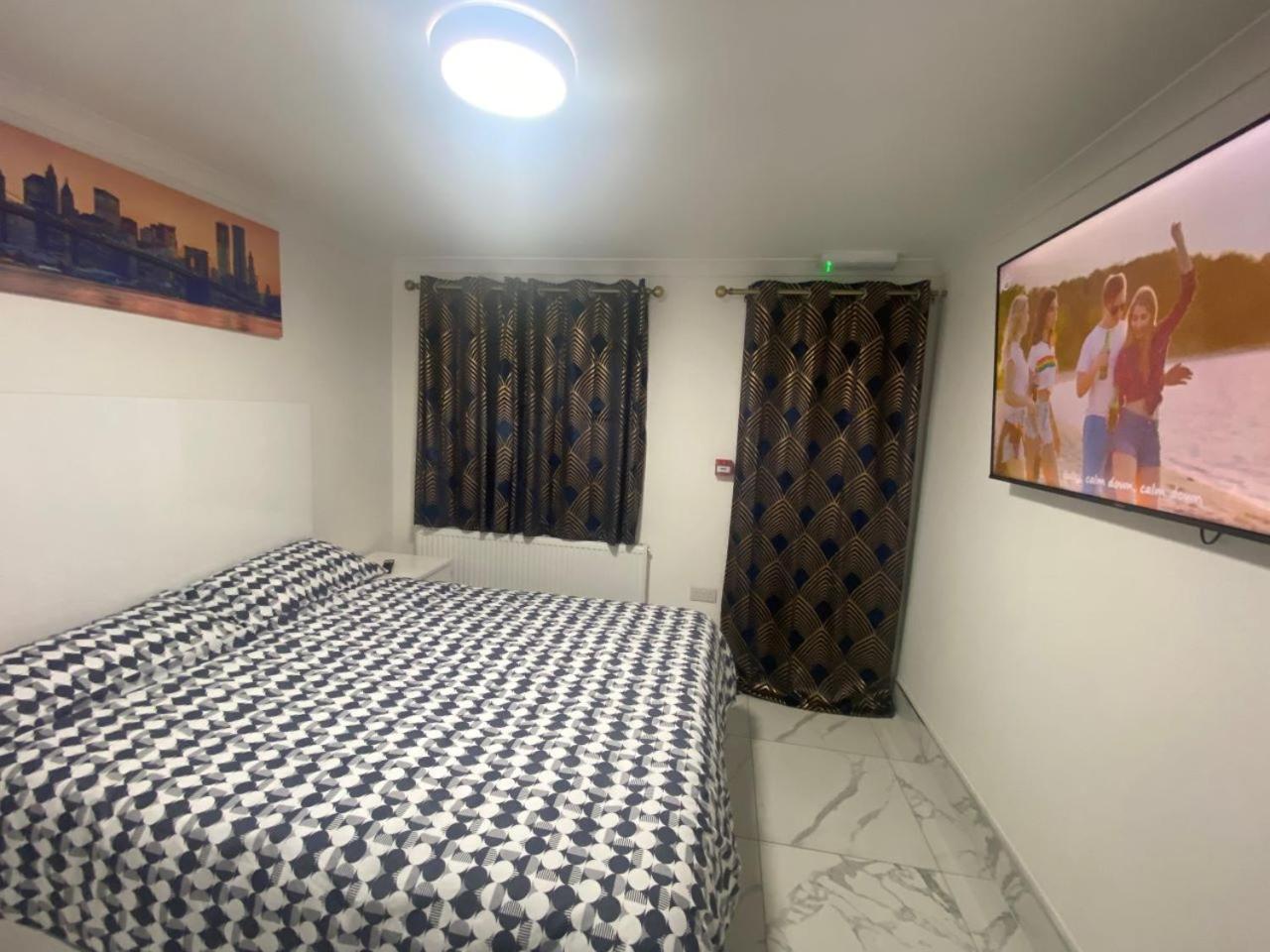 The Royal Boutique Oxford Lodge By London Sleep 6 Hayes  Buitenkant foto