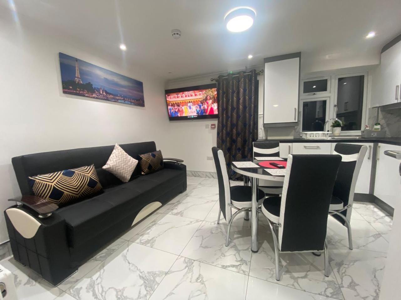 The Royal Boutique Oxford Lodge By London Sleep 6 Hayes  Buitenkant foto