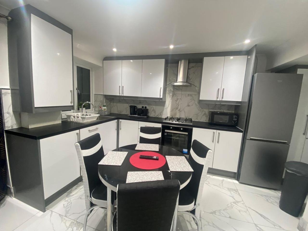 The Royal Boutique Oxford Lodge By London Sleep 6 Hayes  Buitenkant foto