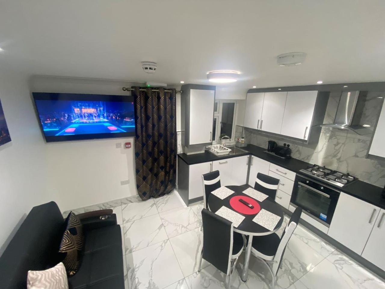 The Royal Boutique Oxford Lodge By London Sleep 6 Hayes  Buitenkant foto